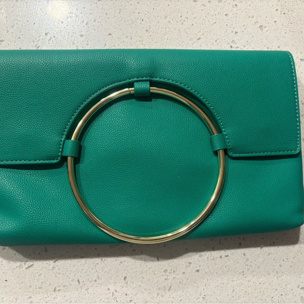 Elegant Green Clutch with Gold Accent